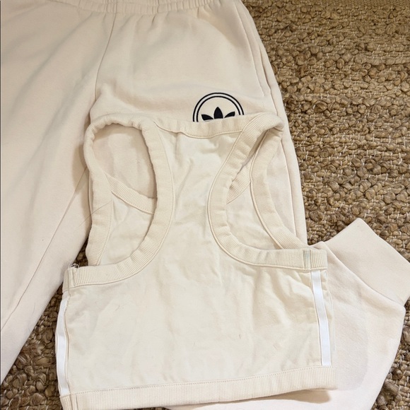 Crème and white outfit . Super cute on . - Picture 3 of 3